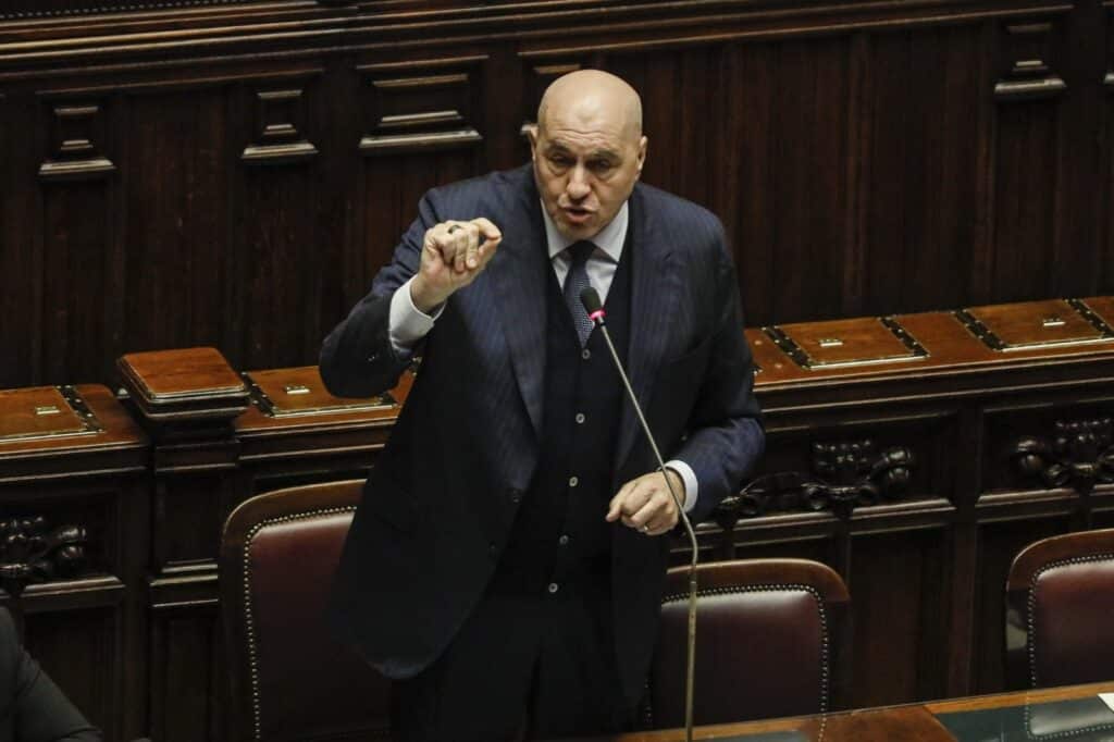 Crosetto: "É necessário um pacto de defesa europeu para fortalecer a dissuasão militar da UE"