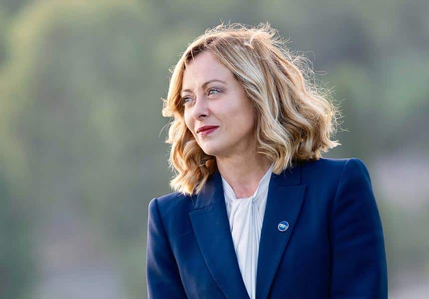 Meloni visitando a Ásia Centrale no final de maio, em Roma, uma mesa redonda com embaixadores