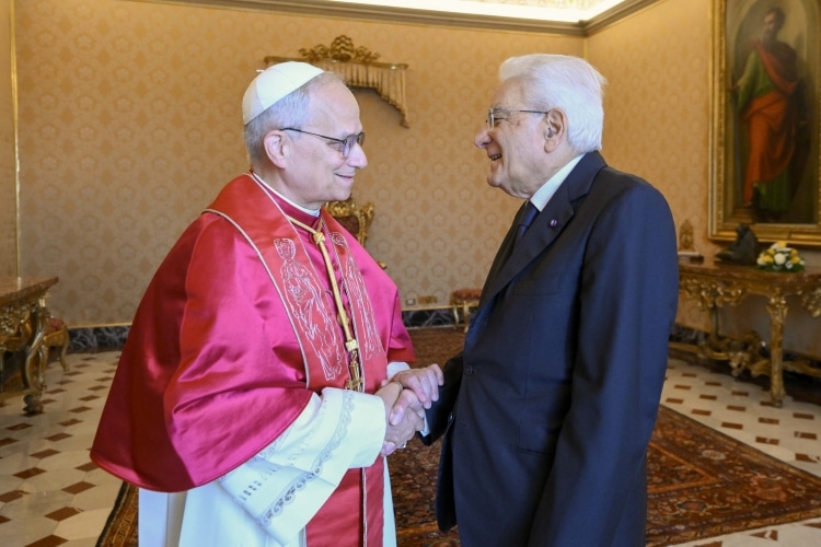 O Papa Leoa faz 70 anos, os desejos de política