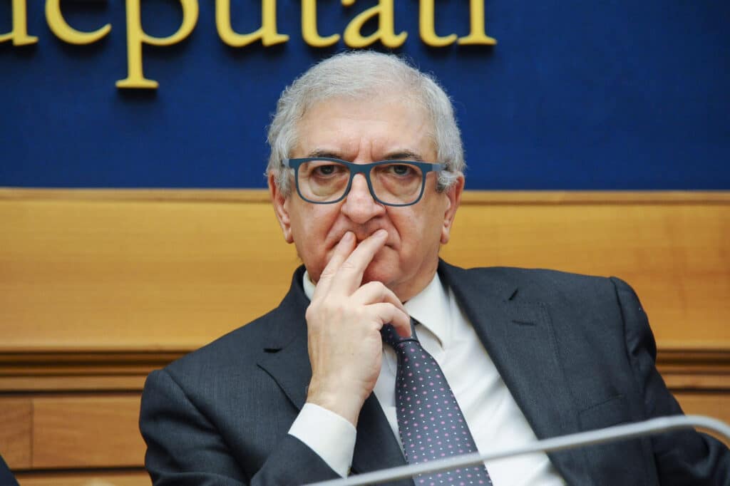 Demografia, Foti: "As áreas internas são a prioridade do país"
