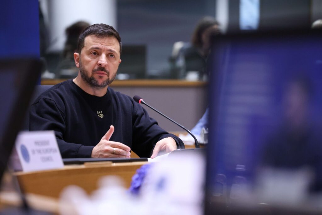 Zelensky: "A Ucrânia conta com o apoio dos EUA, a Europa não tem algumas armas disponíveis"