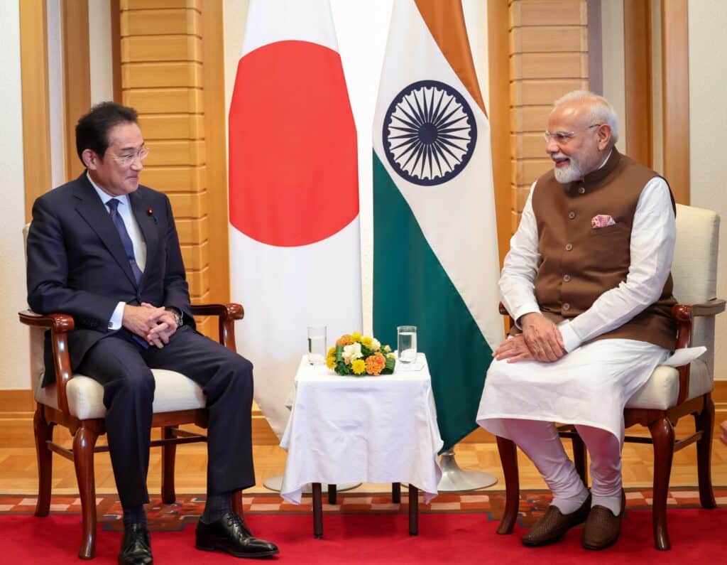 Japão-Índia: 13 acordos assinados durante a visita de Modi em Tóquio
