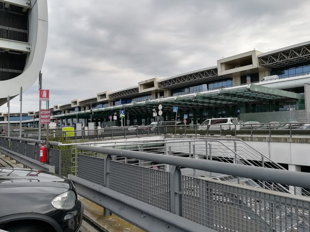 Preso em Malpensa, 24 anos procurado por terrorismo jihadista