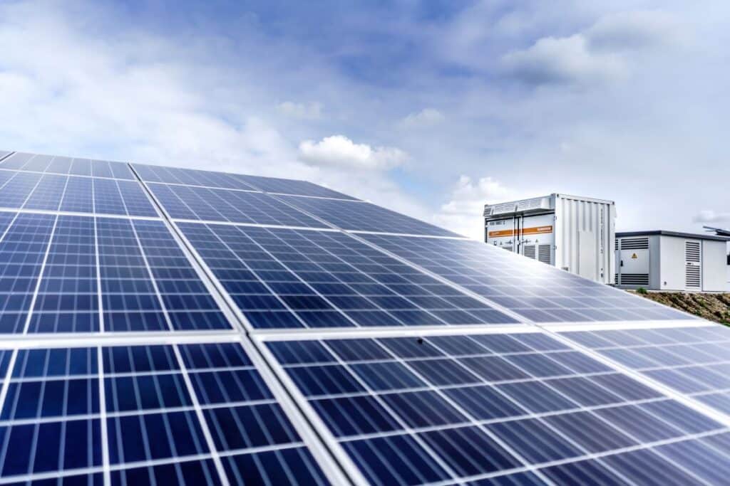 Reino Unido: a produção de energia solar excede o total de 2024, impulsionado pelo clima e pela nova capacidade