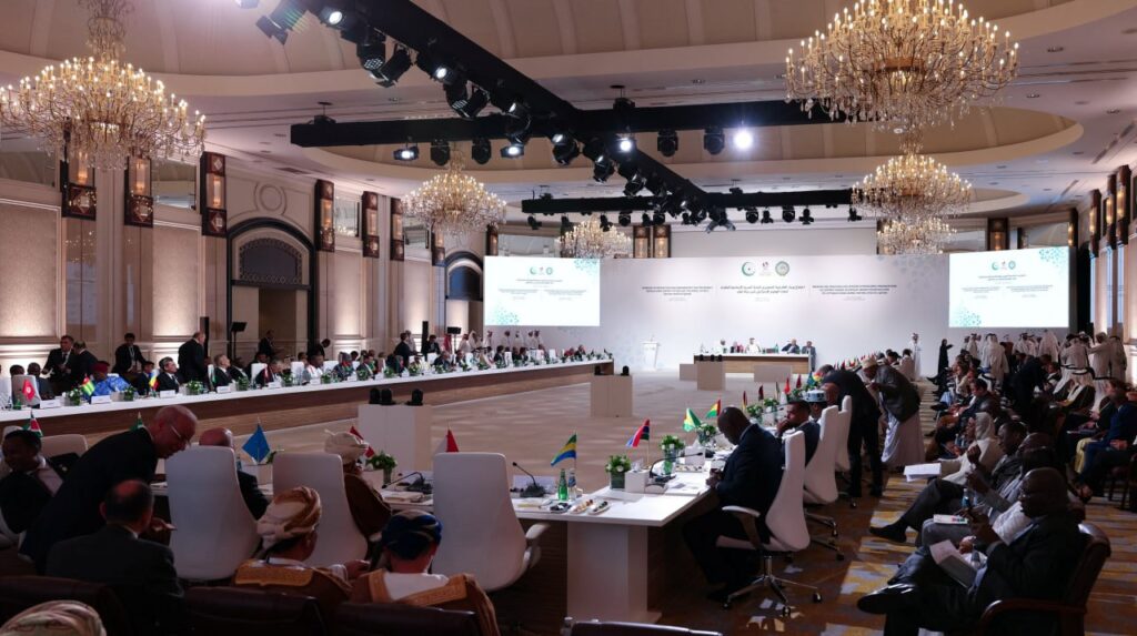 Cúpula árabe-islâmica em Doha: "Ativando o conceito de segurança coletiva após o ataque de Israel"