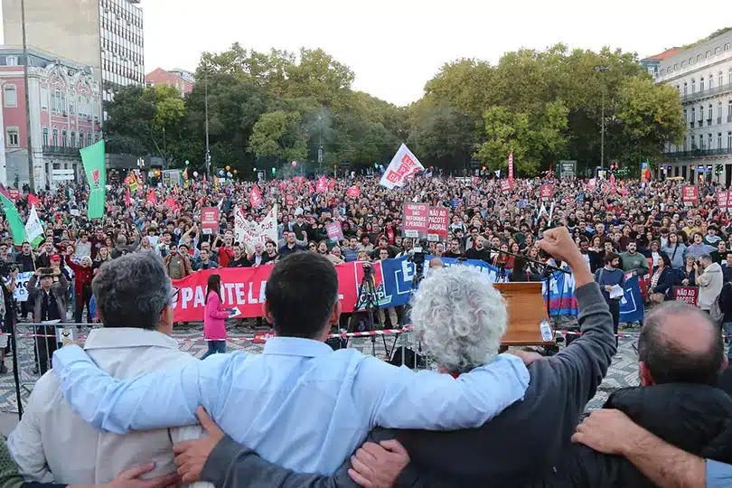 Portugal, as ruas dizem não: cem mil contra a reforma laboral