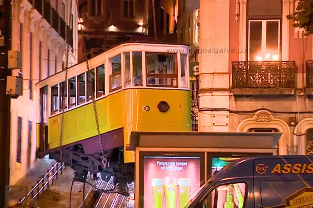 Funicular de Lisboa descarrilou, segundo dia de investigações: cabines retiradas, aguardam-se os primeiros argumentos