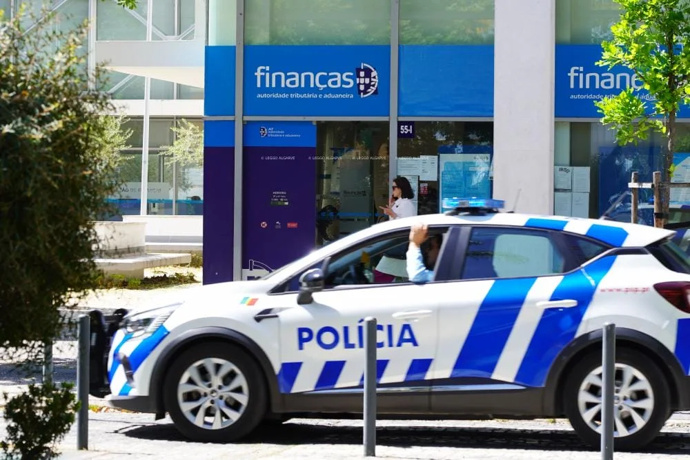 Golpes online, alarme das Finanças: “Piratas em ação, cuidado com os emails