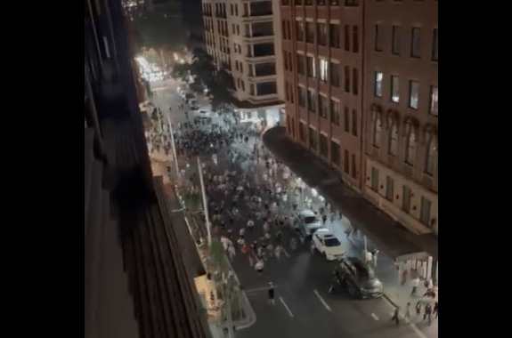 Austrália: centenas de pessoas manifestam-se contra a visita do presidente israelense Herzog – vídeo