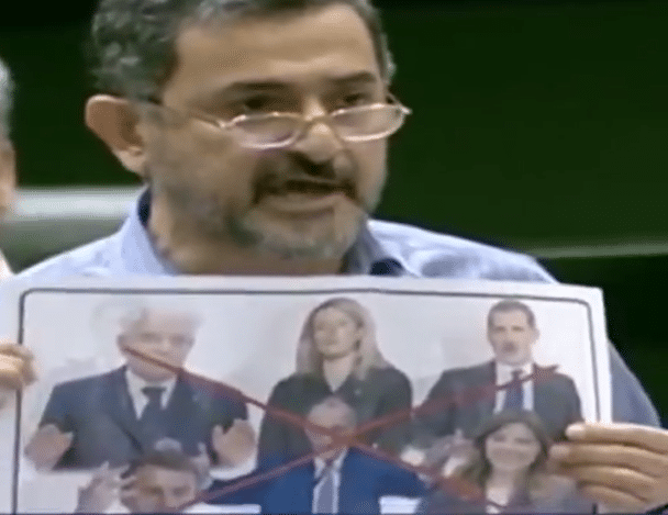 Parlamentar iraniano rasga foto de Mattarella, Tajani convoca embaixador – vídeo
