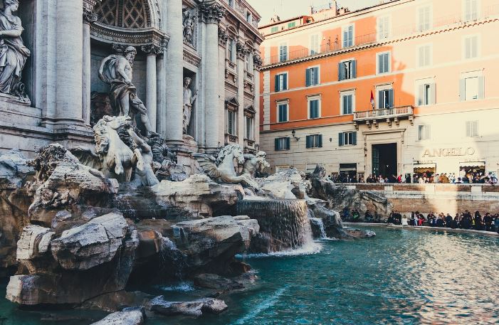 Roma: quase 230 mil visitas à Fonte de Trevi num mês, receitas superiores a 435 mil euros