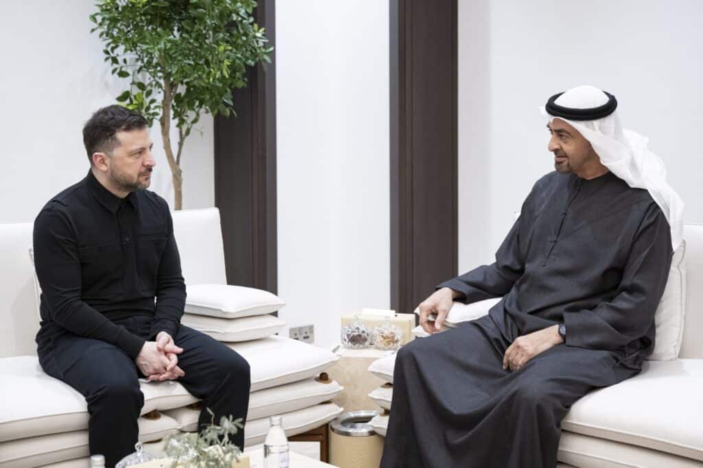 Zelensky: “Aberto à colaboração com a Arábia Saudita”. Acordo de defesa Ucrânia-Qatar