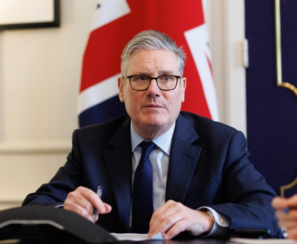 Financial Times: Starmer aguarda o discurso do rei em 13 de maio para tentar um renascimento político