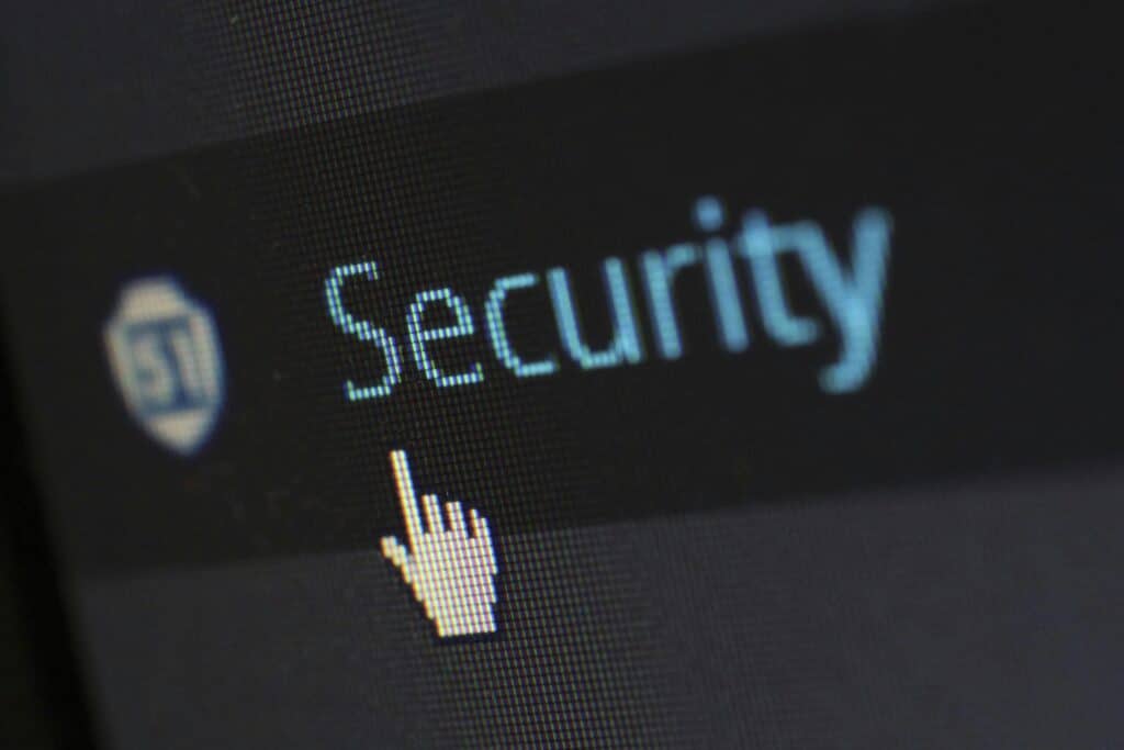 Inteligência do Reino Unido: 100 países possuem spyware capaz de atingir redes e infraestrutura
