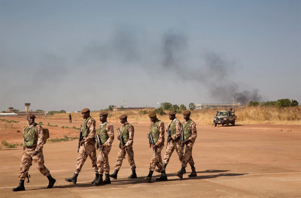 Mali: a ofensiva coordenada dos tuaregues e dos jihadistas coloca em xeque a junta militar e os aliados russos