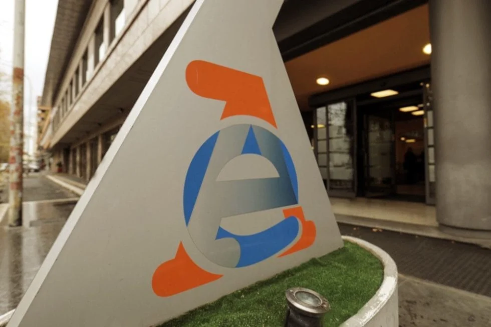 Trabalhar no exterior sem se registrar no AIRE. Chegando cartas de avaliação de impostos italianas