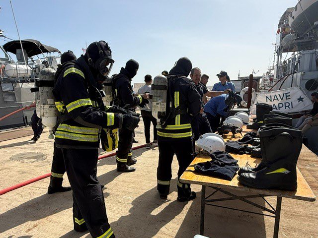 A Marinha treina pessoal naval da Líbia na base de Abu Sittah