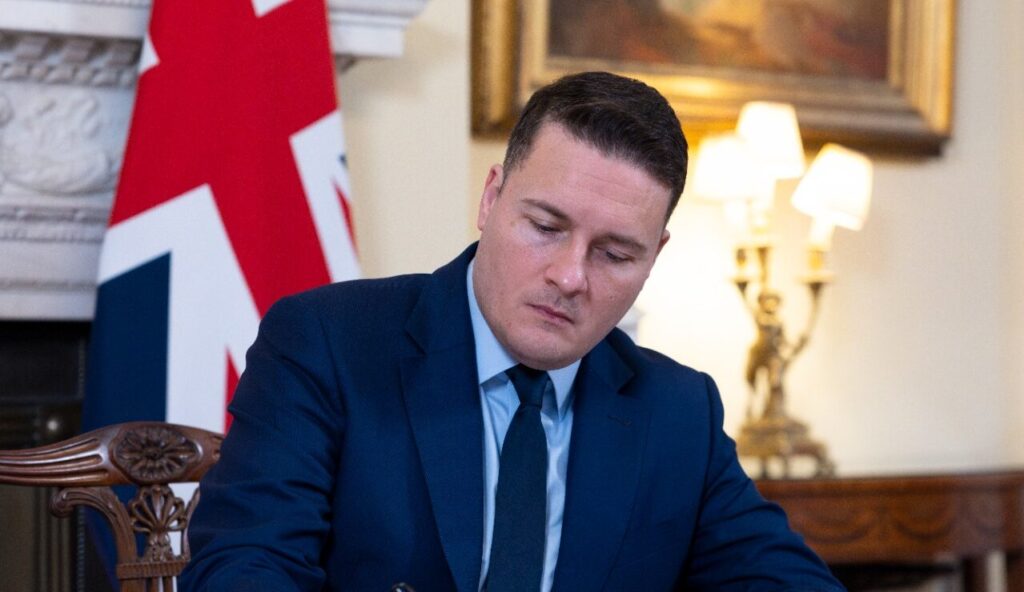Reino Unido: Ministro da Saúde, Wes Streeting, demite-se do governo