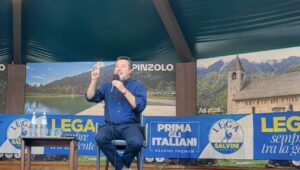 Salvini ataca os bancos: "Vamos usar os lucros deles para as pensões italianas, sem bens ou terão que repassar meu corpo"