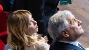 Tajani e a suspensão do Schengen com a Espanha por mais 15 dias: "Existe um perigo jihadista, não nos importamos com o que Sánchez pensa"