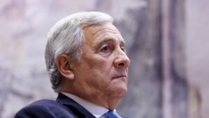 Tajani: "Moscou tentará influenciar as eleições, estamos preparando nova ajuda à Ucrânia"