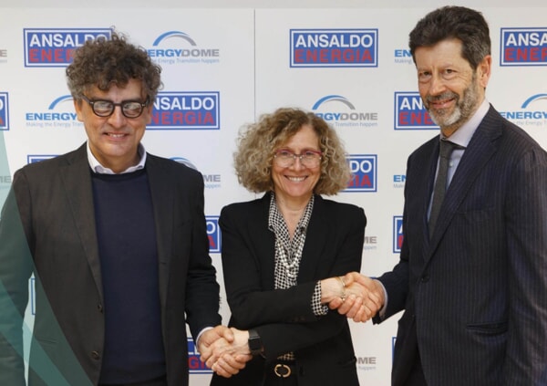 A assinatura do acordo entre a Ansaldo energia e a Energy Dome (à esquerda Claudio Spadacini, CEO da start up/energydome.com) ansaldo-energia-firma-energydome