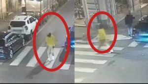 Ele chuta todas as mulheres que passam, sem motivo. Depois ele usa 11 nomes diferentes para não ser pego: preso